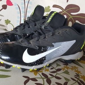 Size 8 Nike vapor baseball cleats